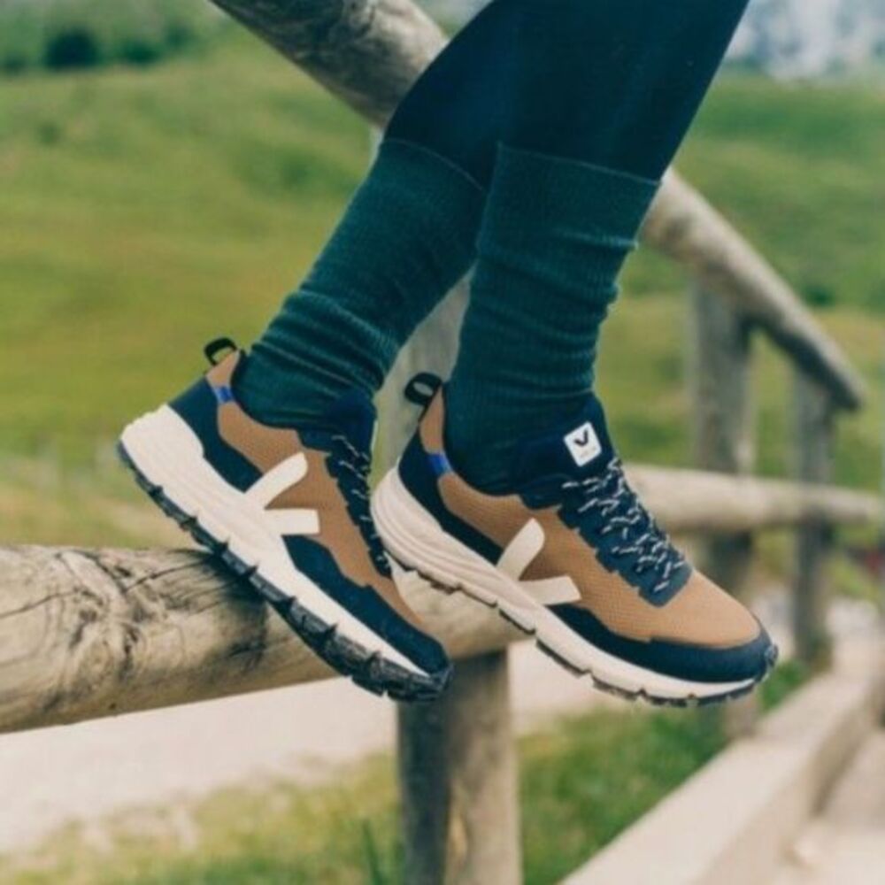 Veja NIB NWT Dekkan Alveomesh Tent Pierre Brown Black Outdoor Sneaker Size 39 - Picture 3 of 12